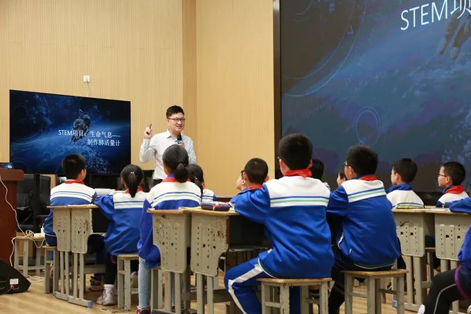 县教育局 聚焦STEM教育理念 数字赋能核心素养 教学用模型的新探索